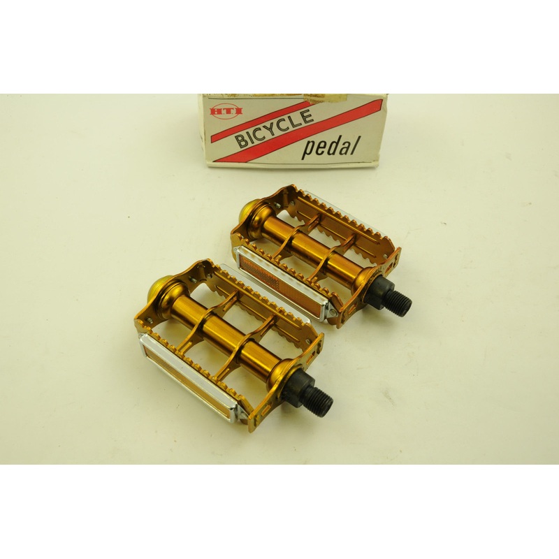 OLD SCHOOL BMX GOLD RAT TRAP 1-2 PEDALS NEW OLD STOCK MADE IN 80s SALE REDUCED