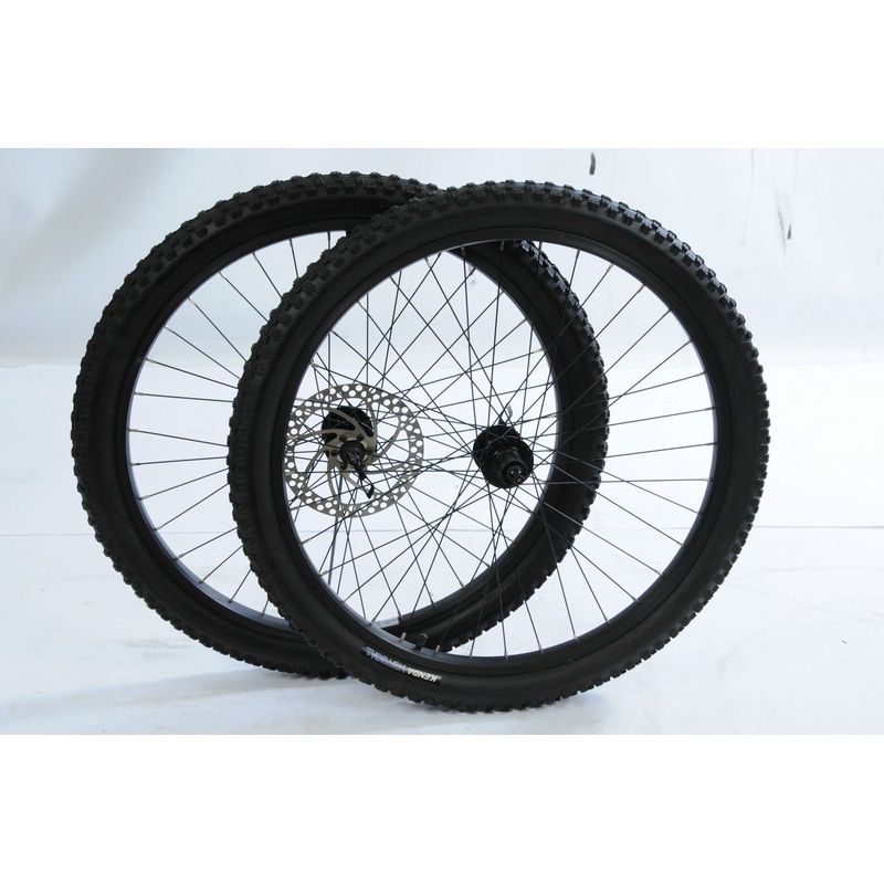 PAIR 26MTB BIKE DISC WHEELS COMPLETE WITH KENDA TYRES & TUBES 8-9 SPD CASSETTE